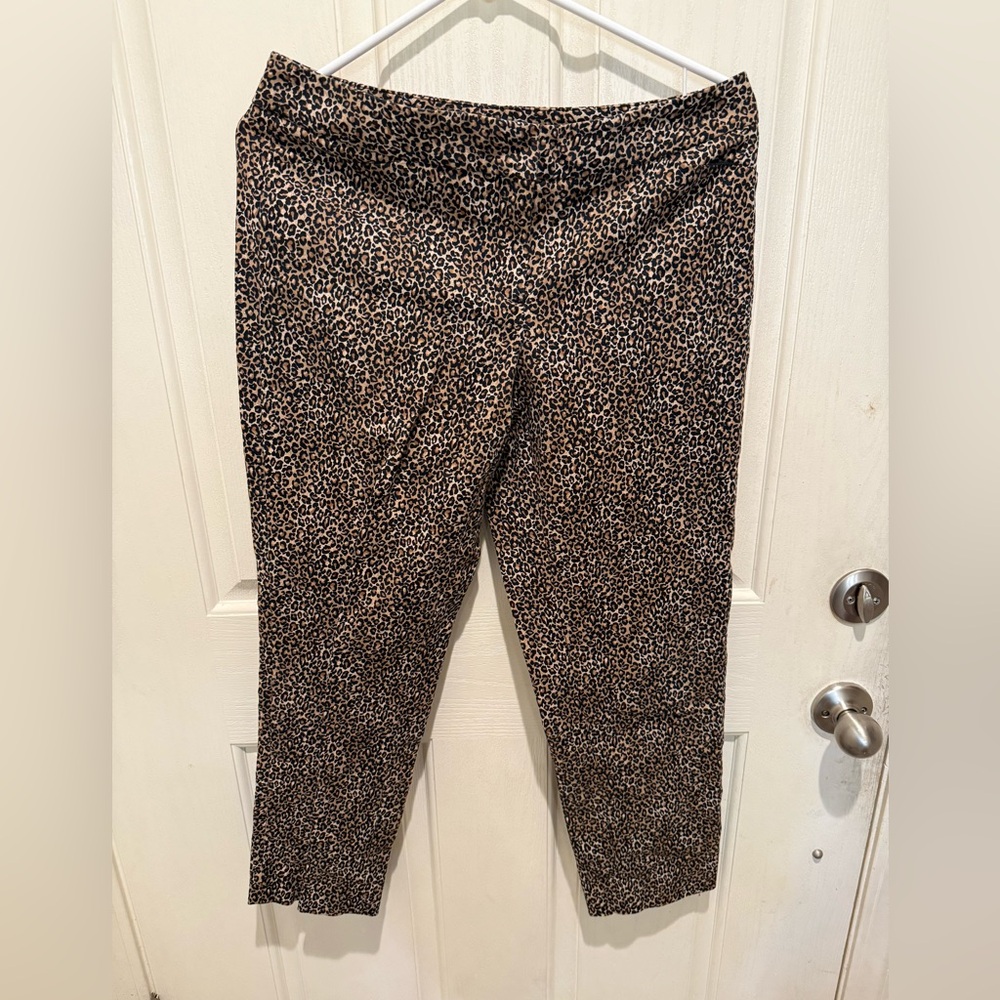 White House‎ Black Market Cheetah 90's Slim Ankle Print Pants